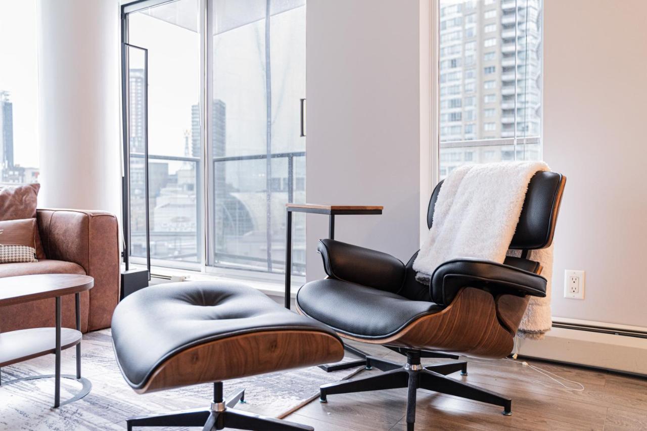Amazing Views ! Leather Furniture ! Cozy Condo! バンクーバー エクステリア 写真
